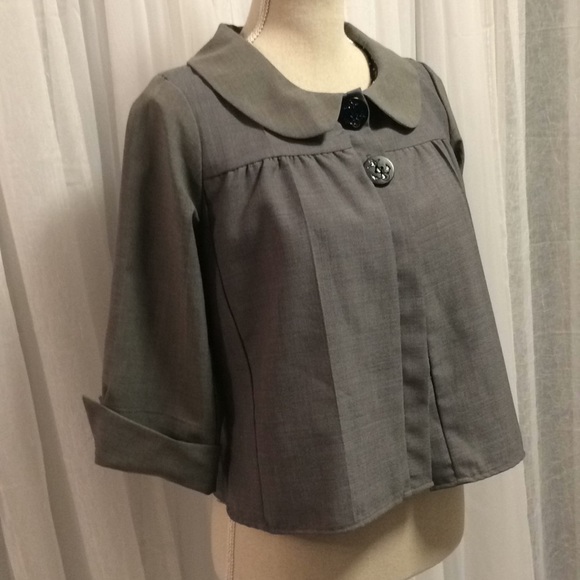 SOLD Vintage Urban Outfitters Gray Cape Modern - Picture 3 of 7